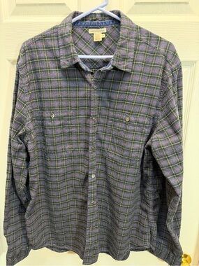 Carbon & Cotton Men's Green Plaid Button-Down Shirt